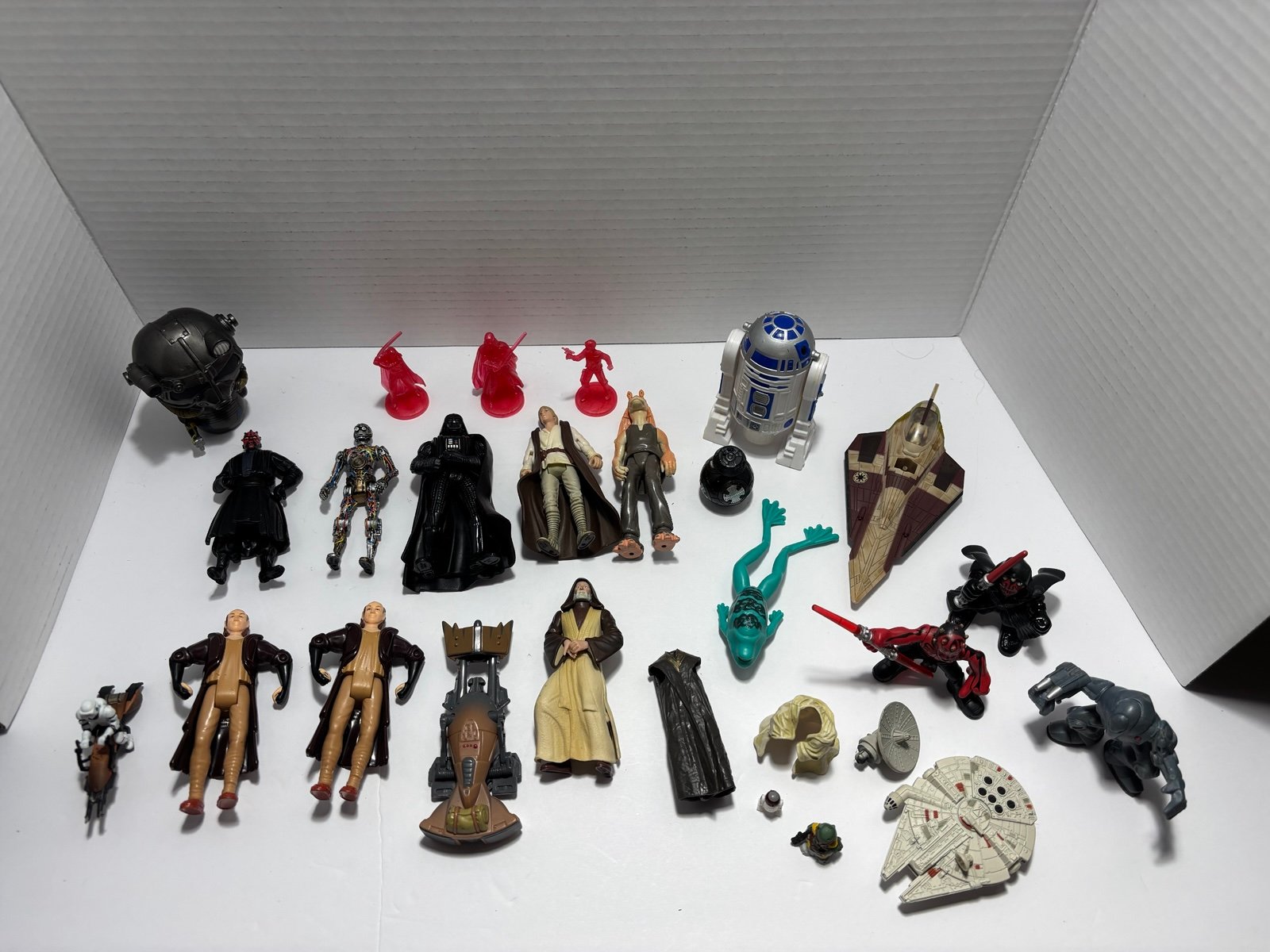 Star Wars action figures lot