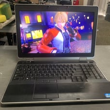 Dell Gaming laptop Intel E6530 i7 3720QM 8G 750GB HDD 15.6 FHD Win 10 PRO. Te