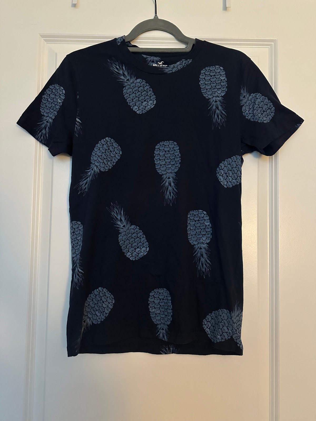 Hollister pineapple shirt on sale