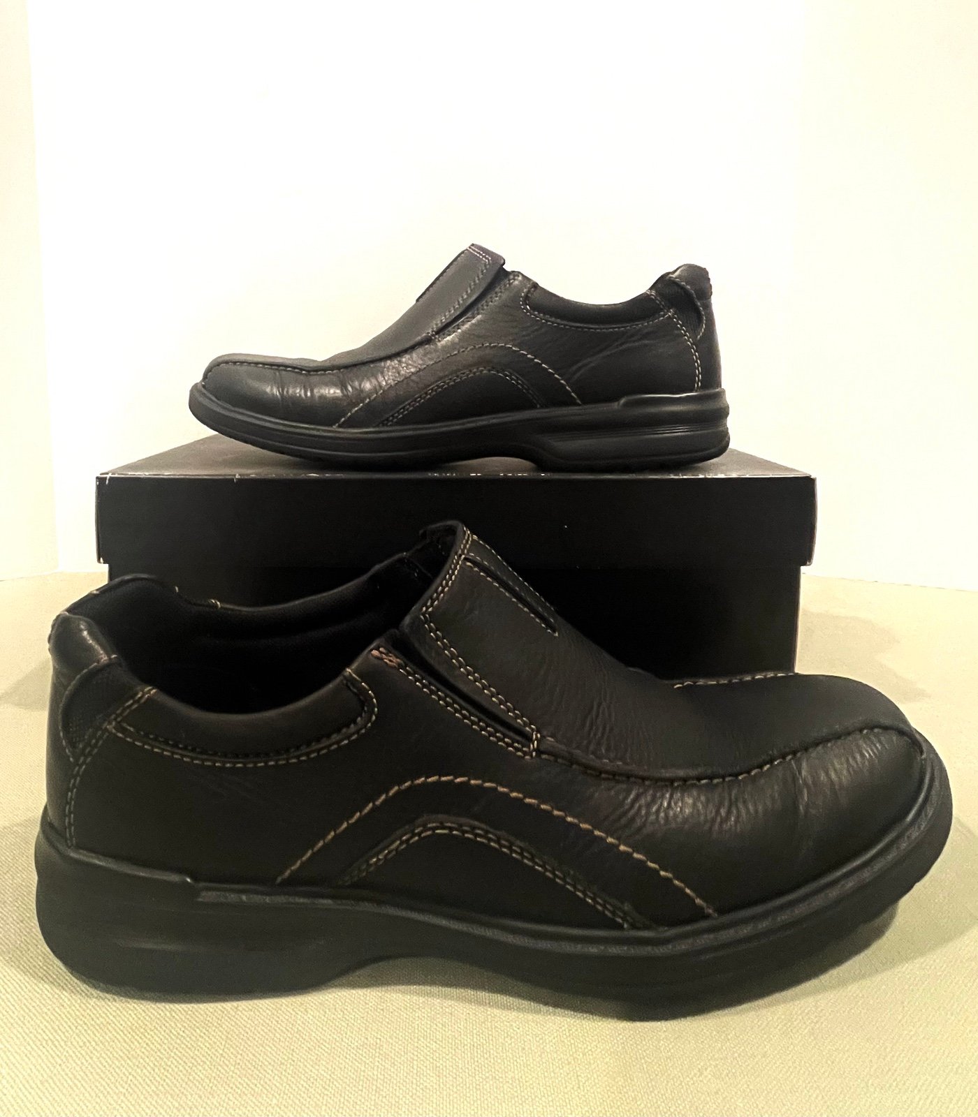 Bostonian Lites Black Leather Slip-On Loafer (Mens 11)