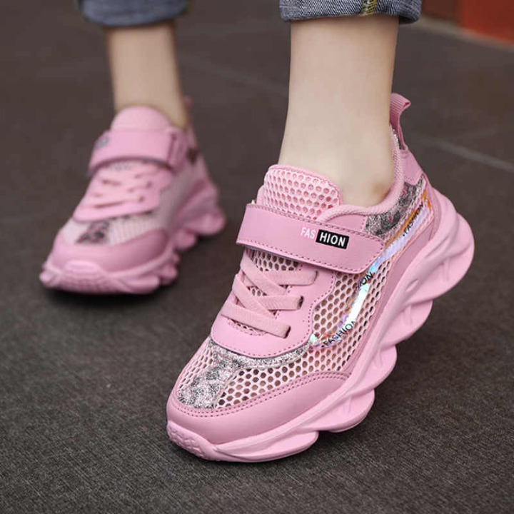 Girls' sneakers