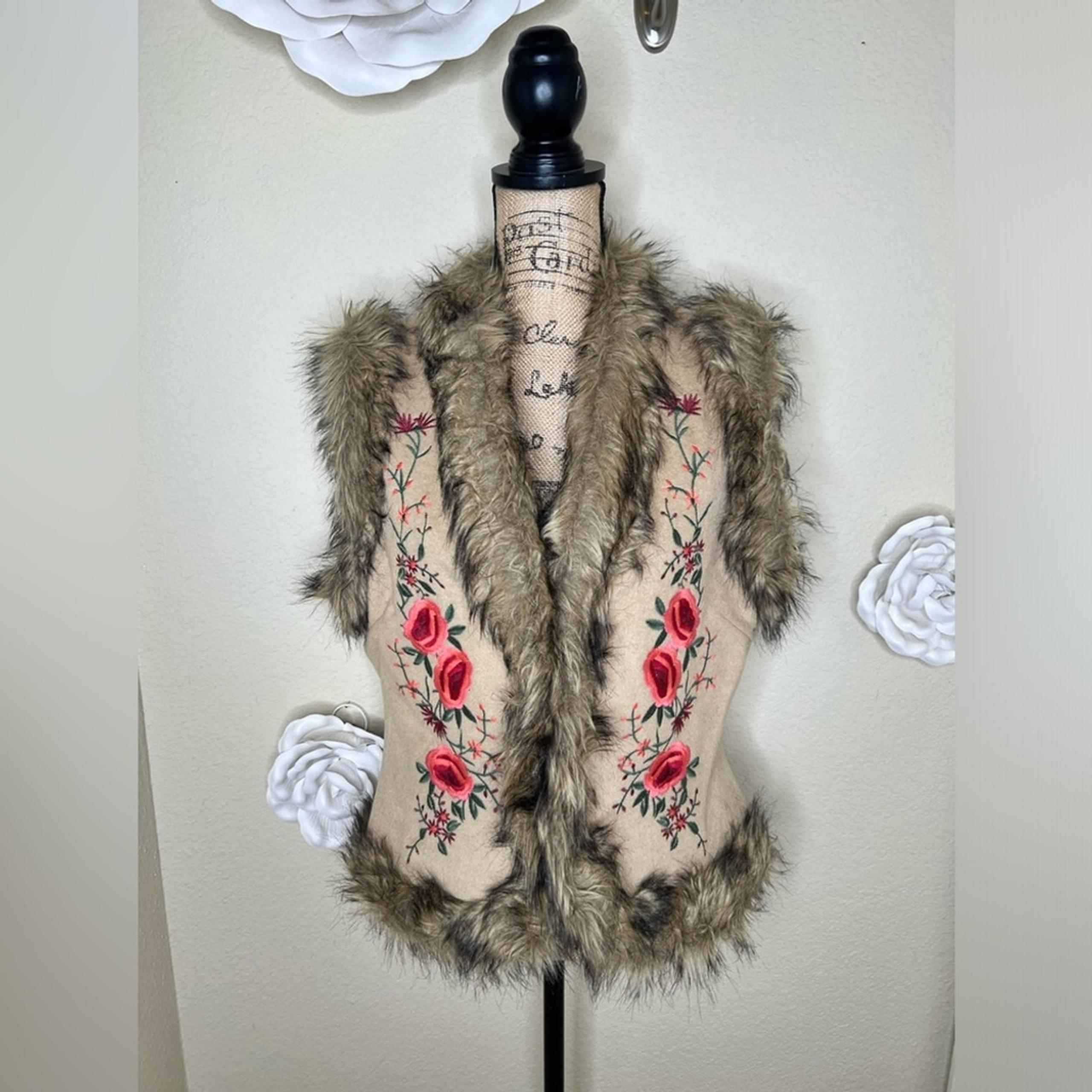 Boston Proper Tan Faux Fur Floral Embroidered Wool Blend Vest Size 12