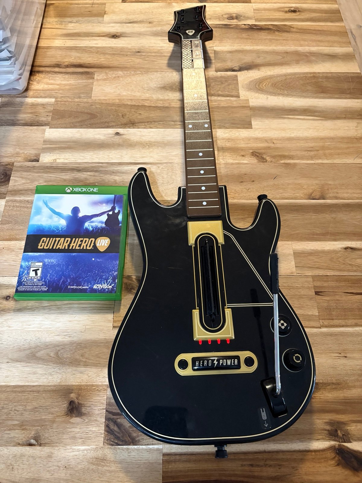 Xbox one guitar hero live & GH hero power works BUT NO DONGLE! NO STRAP!