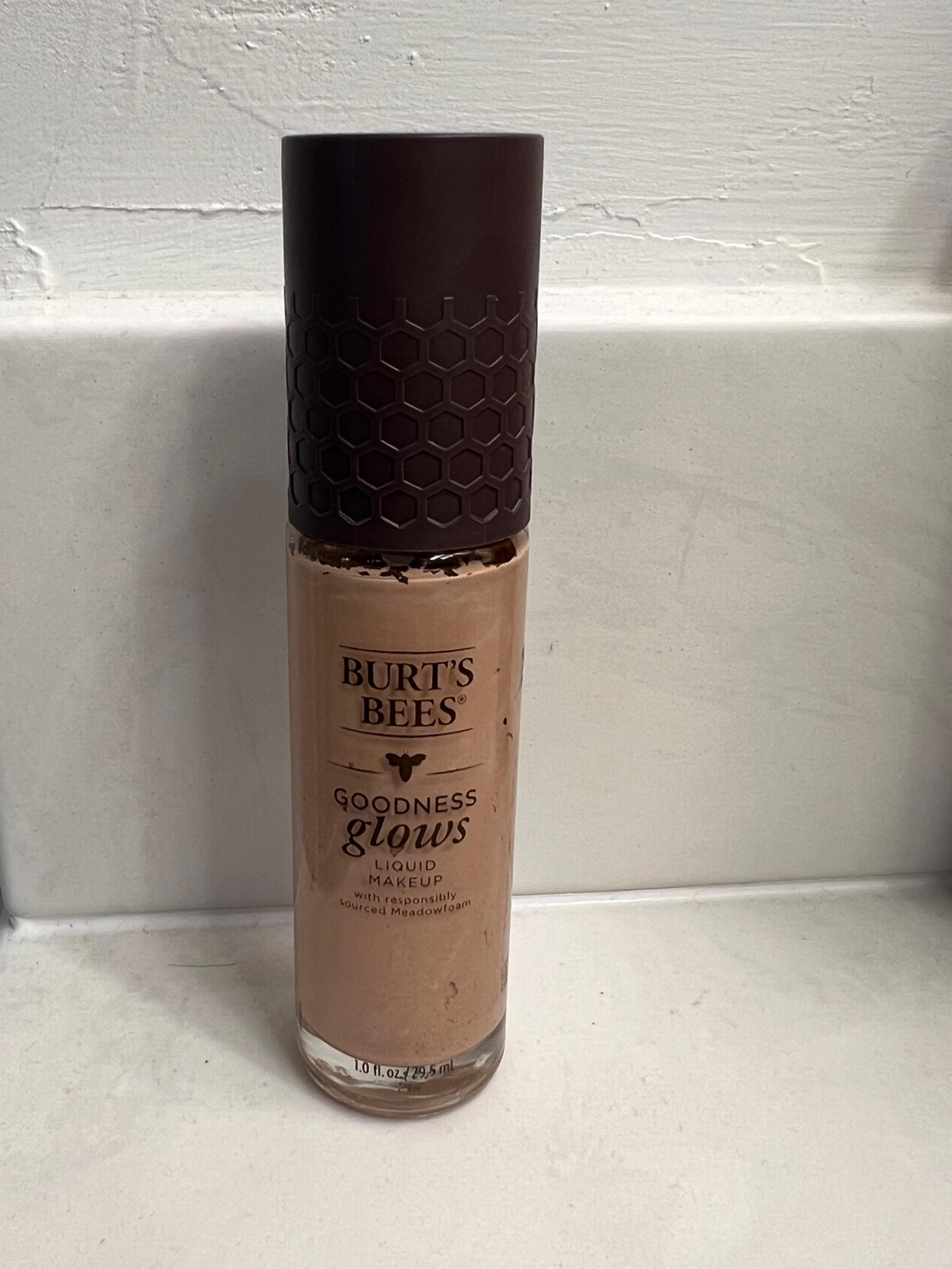 Burt's Bees Goodness Glows Liquid Makeup 1046 Medium Sand 1.0 fl oz
