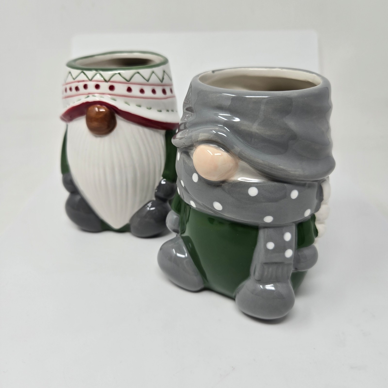 2 Pottery Barn Sweater GNOMES Mugs Gray w/ Red & White Scarf, Green w/Scarf 12oz