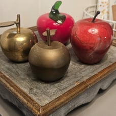 Vintage Apple Decor Lot Brass,glass,stone Lot Of 4