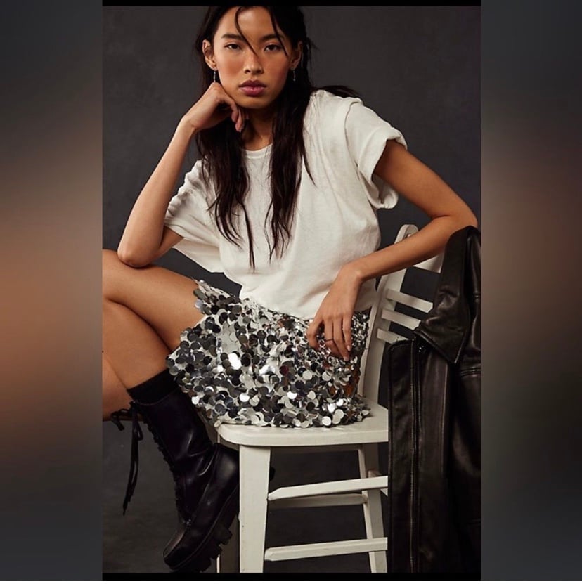 Free People Can’t Get Enough sequin skirt Size 10 NWOT Questions? Leave a comm