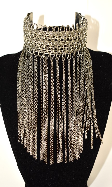 VINTAGE JOINTED METAL CHOKER WITH RING MESH FRINGE WAS POPULAR IN THE 1920S