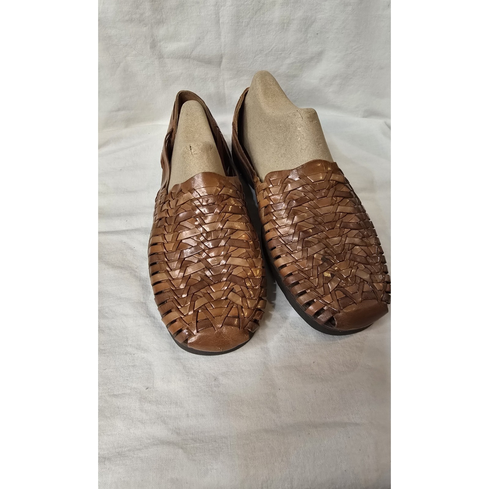 SunSteps Hand Woven Huarache Sandals Mens 10.5 Brown Leather Shoes Slip On EUC