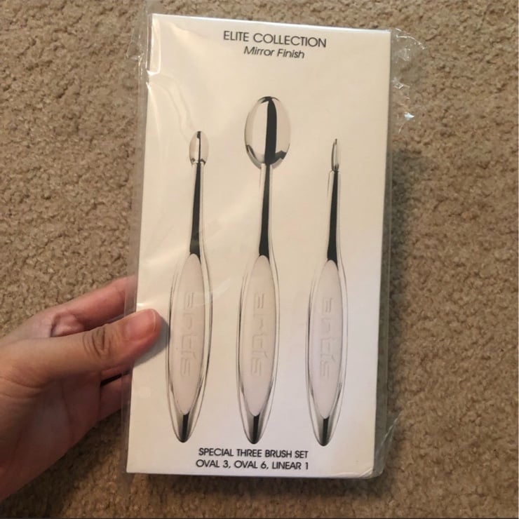 Last one! Elite collection mirror finish brush-new in box