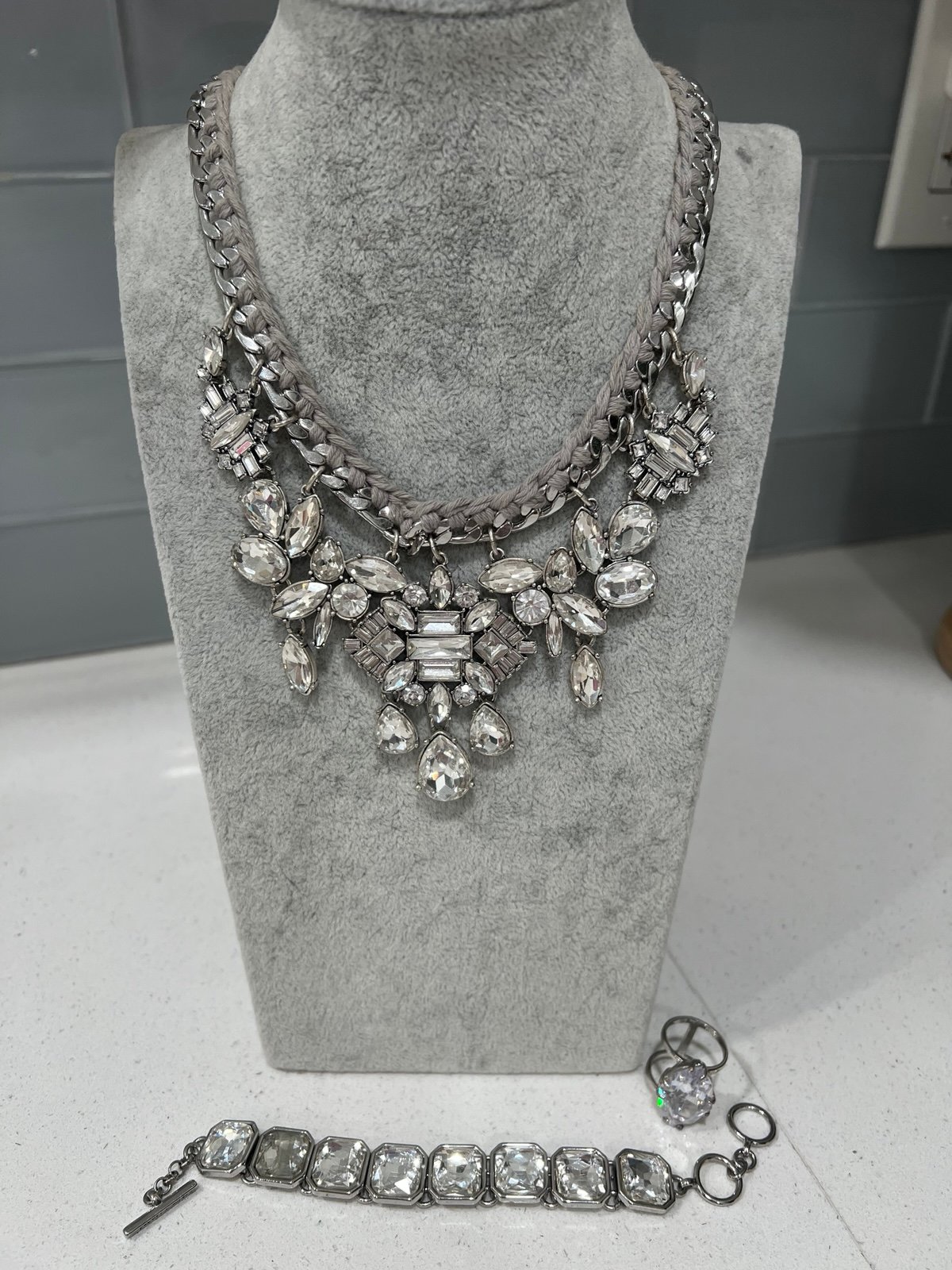 Chloe & Isabel necklace, bracelet and size 6 ring