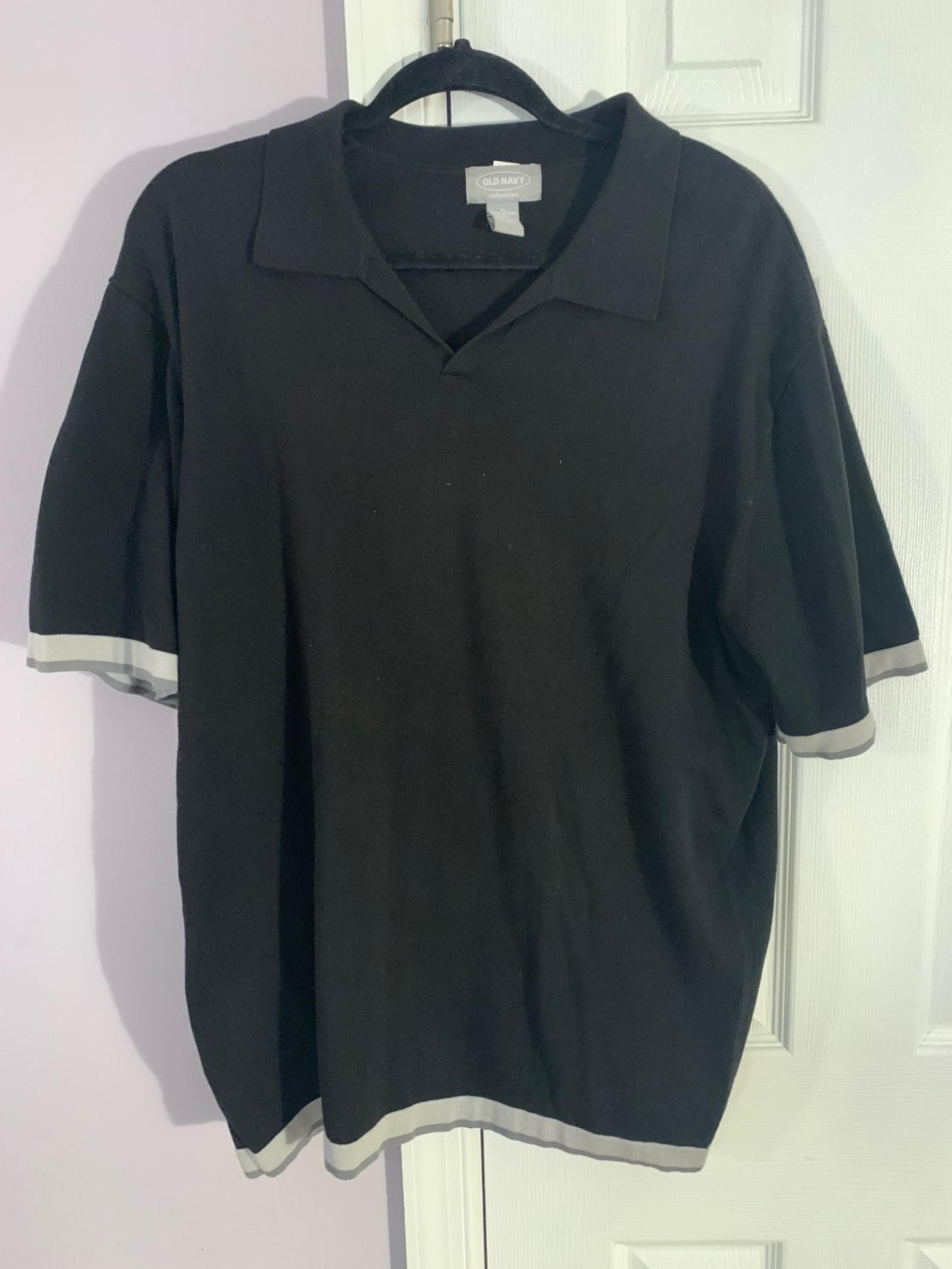 Old navy men's polo shirt