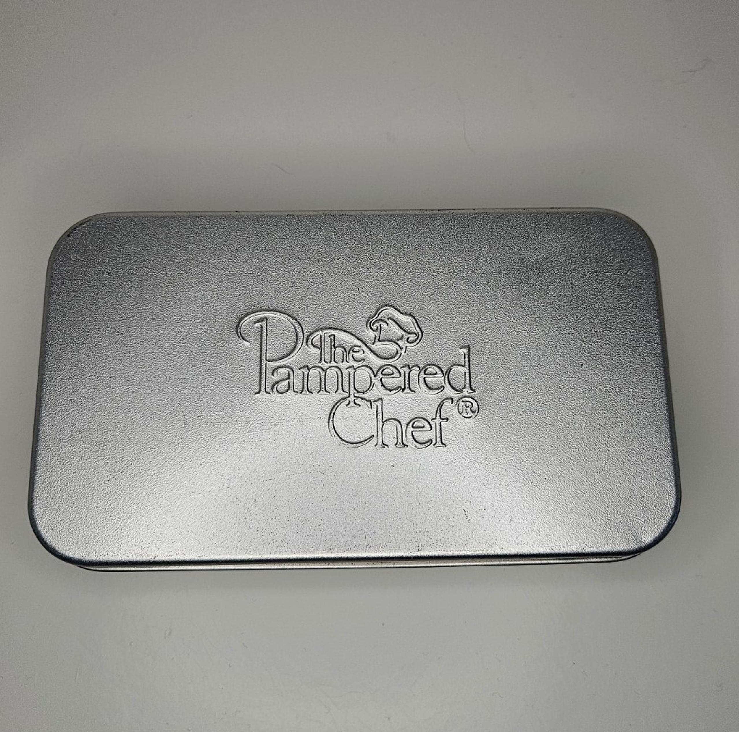 Pampered Chef 8 Mini Cookie Cutters in Tin