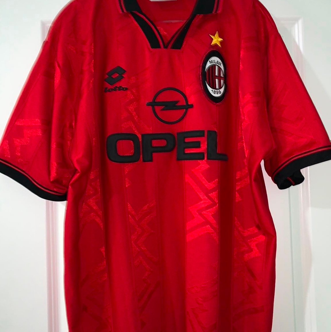 1995 umbro Ac Milan fourth soccer jersey in XXL (fits XL)
