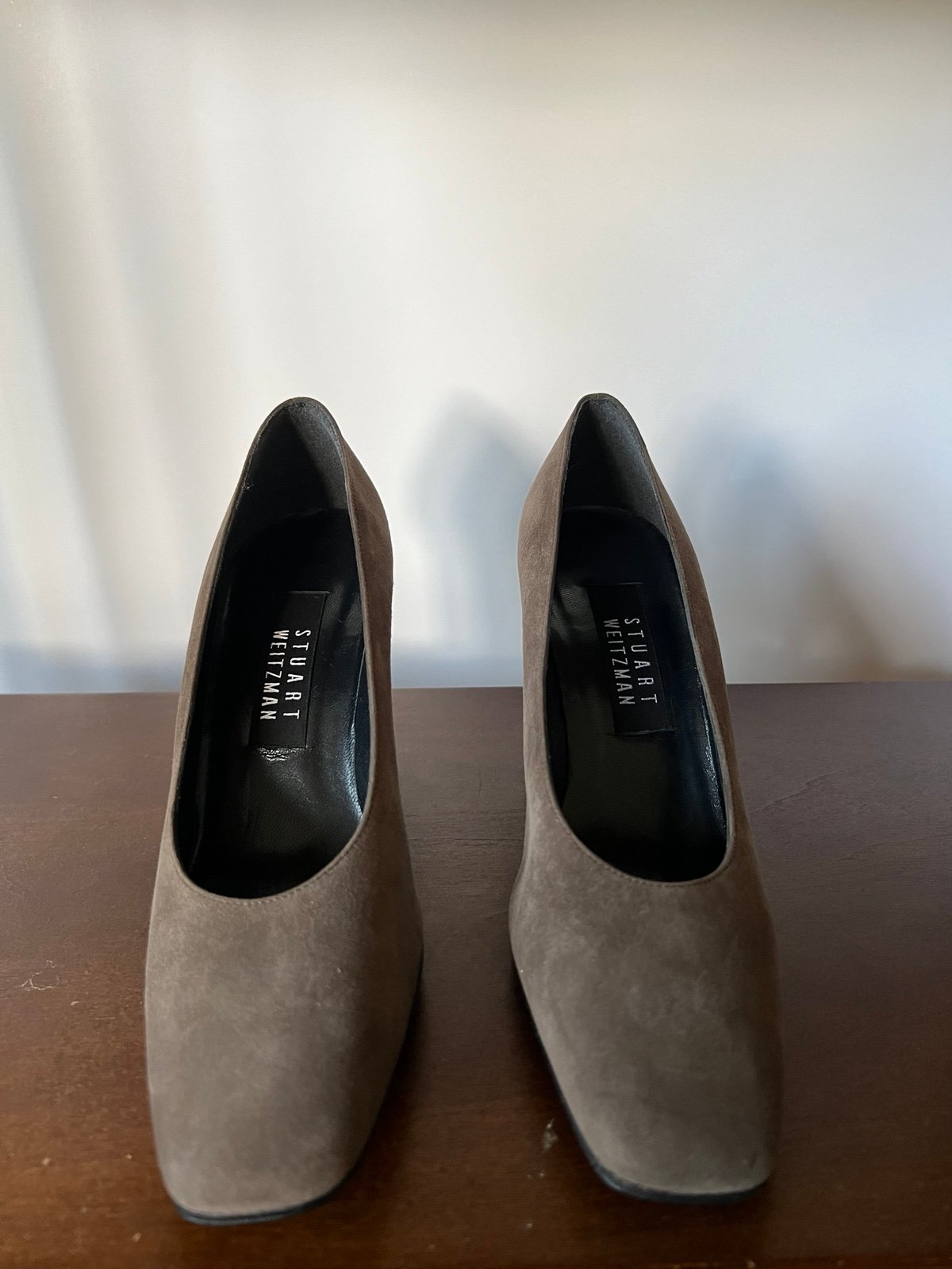 NWOT Stuart Weitzman taupe suede block heel