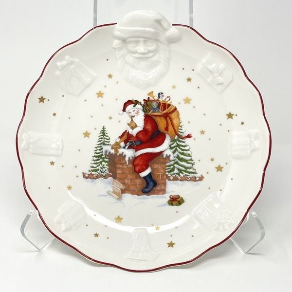 Villeroy & Boch Santa Sculpted Round SERVING BOWL 9 3/4” TOY’S FANTASY Christmas