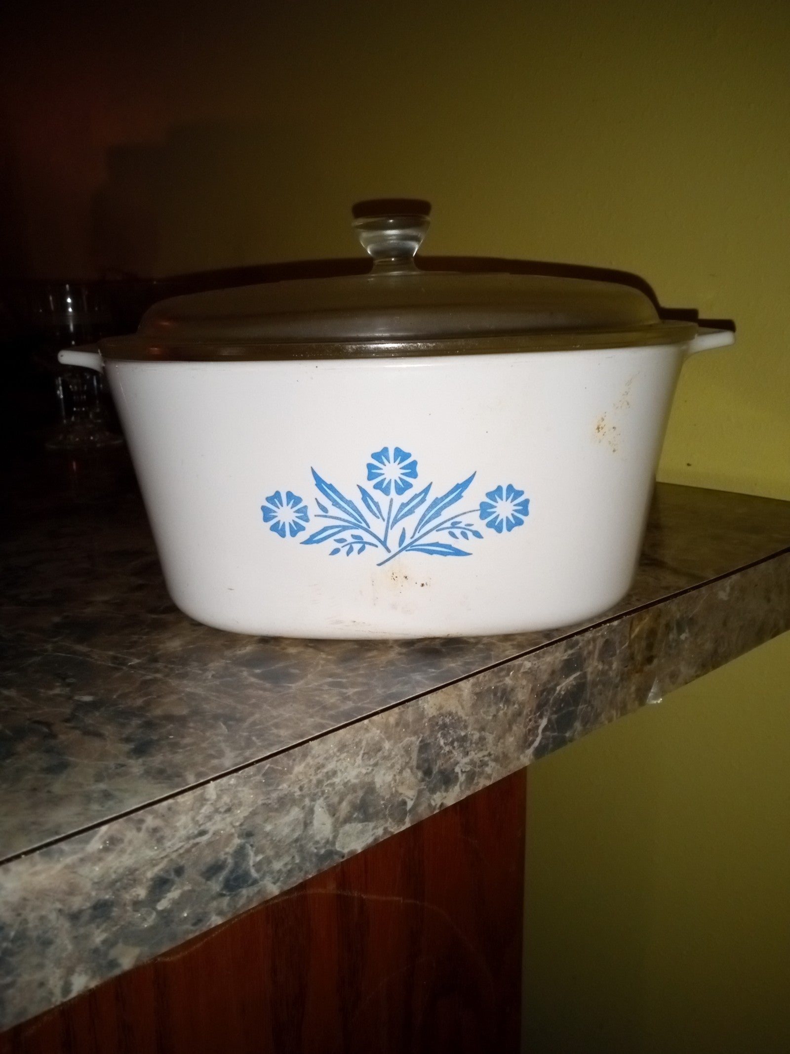 Rare vintage 3 quart cornflower corningware