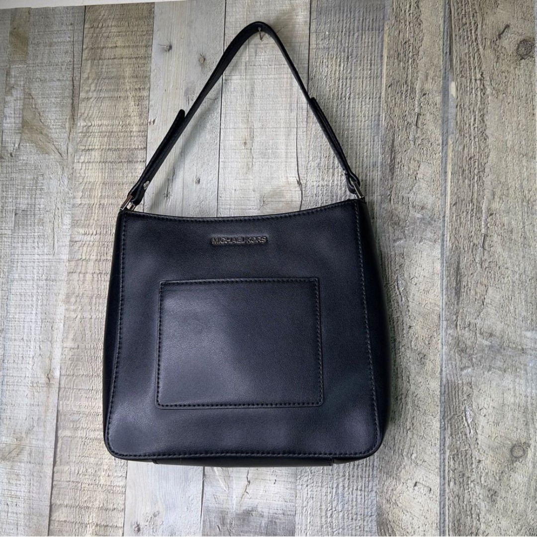 Michael Kors Handbag with Short Strap Zippered Top Closure Very Clean All Over