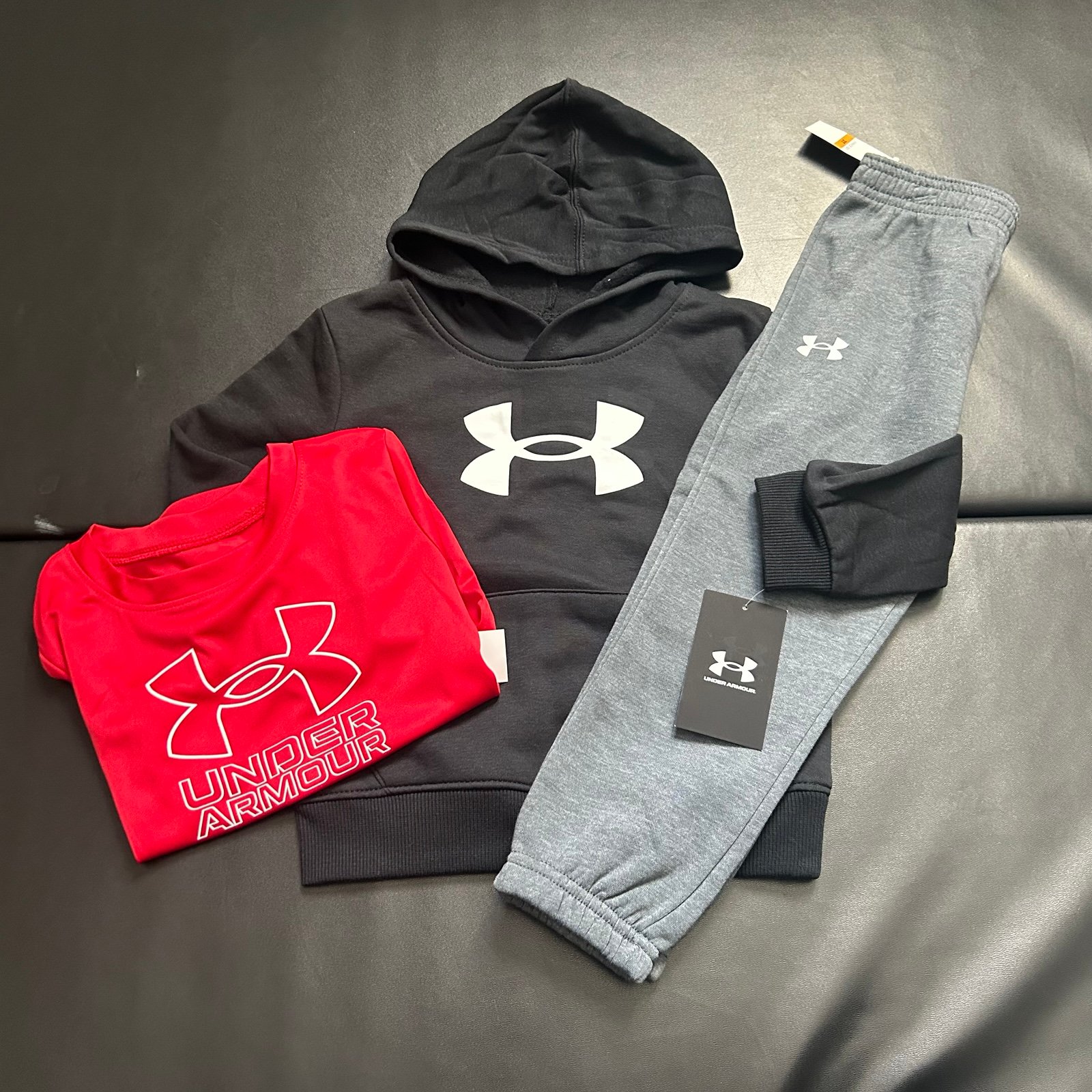 NWT Under Armour hoodie, jogger & tee bundle boys size 3T