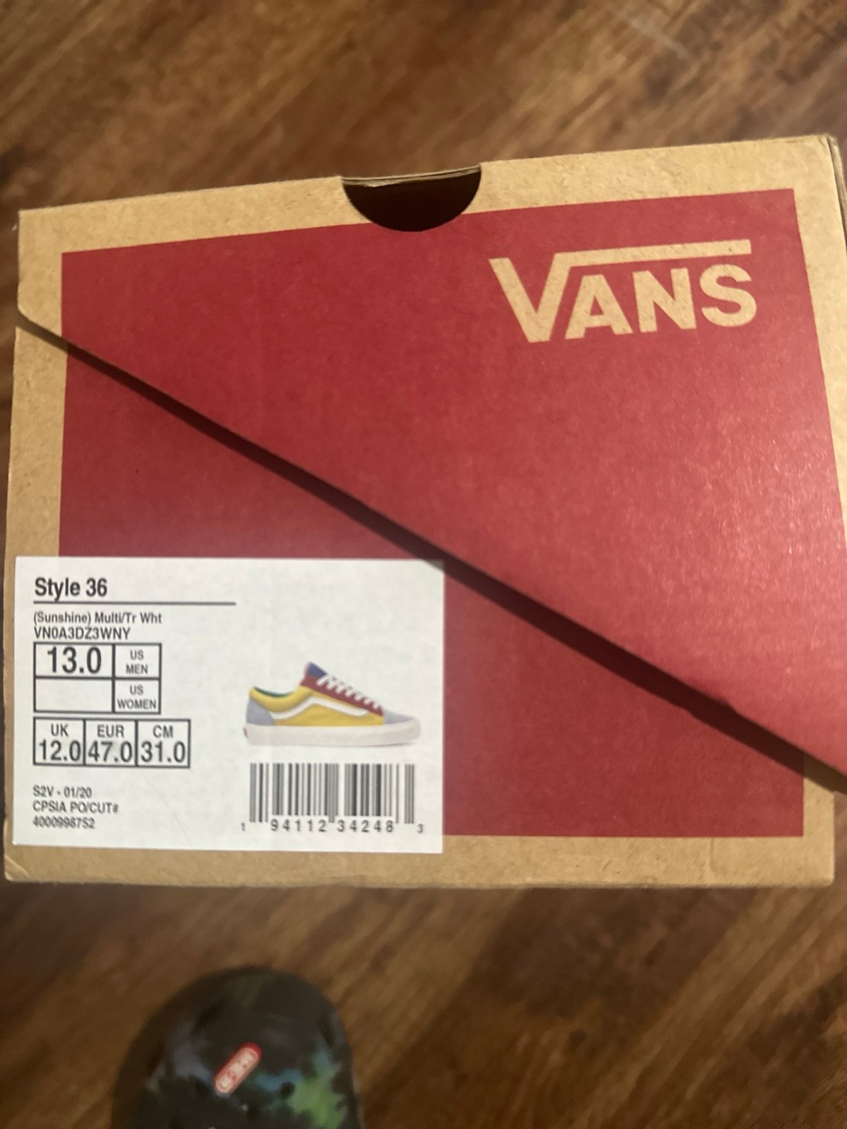 size of vans shoe box