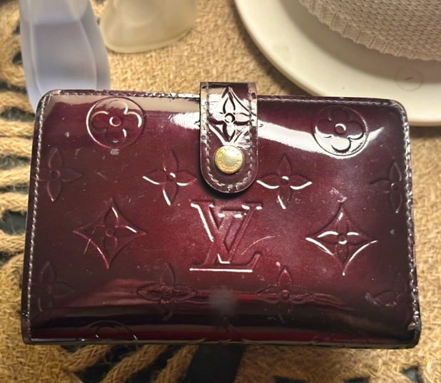 Louis Vuitton Patent Monogram Vernis Amarante Kiss Lock Wallet