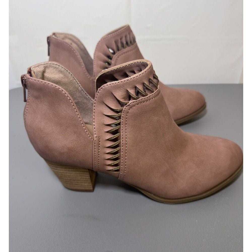 Dolce Vita Charma Pink Suede Ankle Booties US 8 NWOT