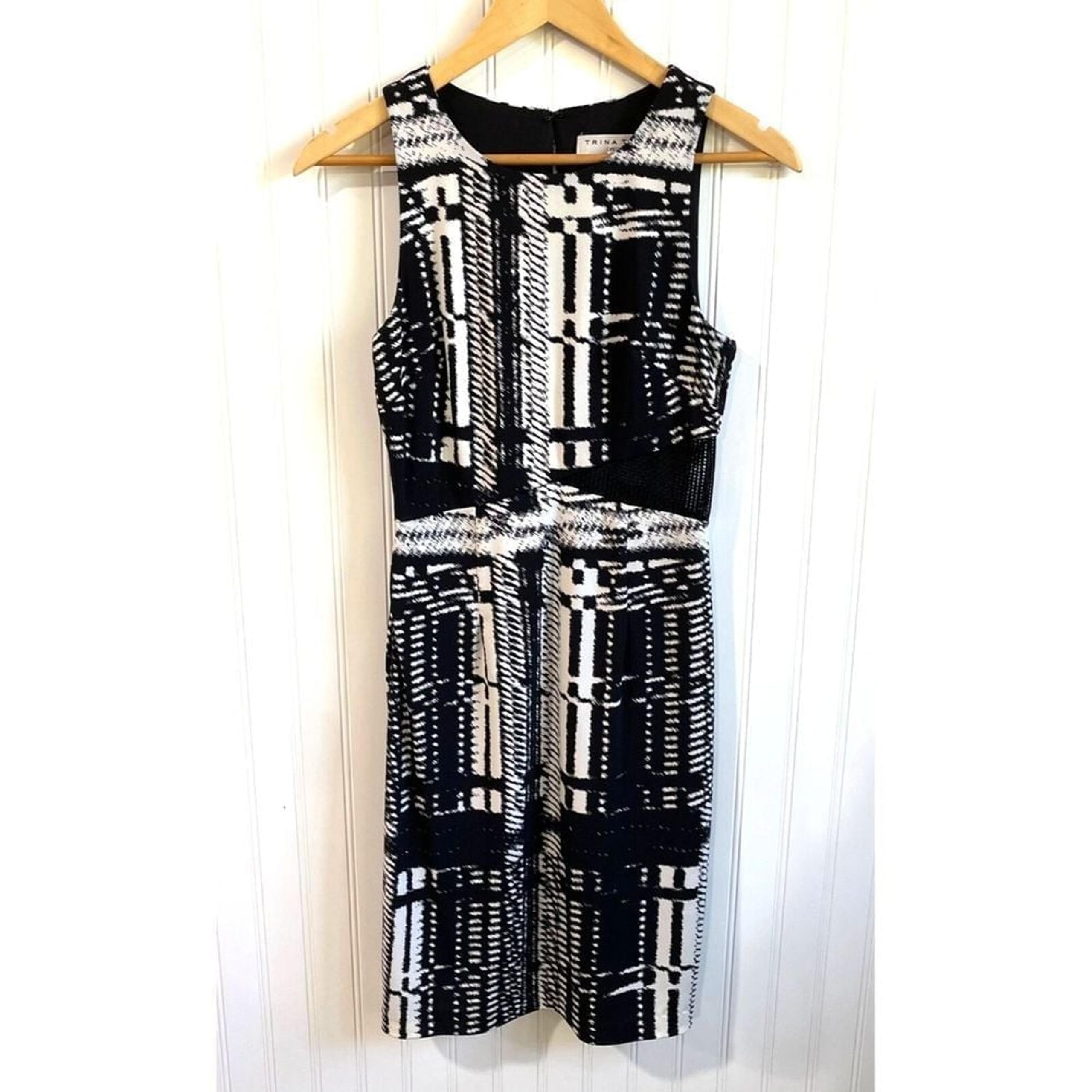 Trina Turk Dress Womens 4 Black White Abstract Sheath Sleeveless Knee Length
