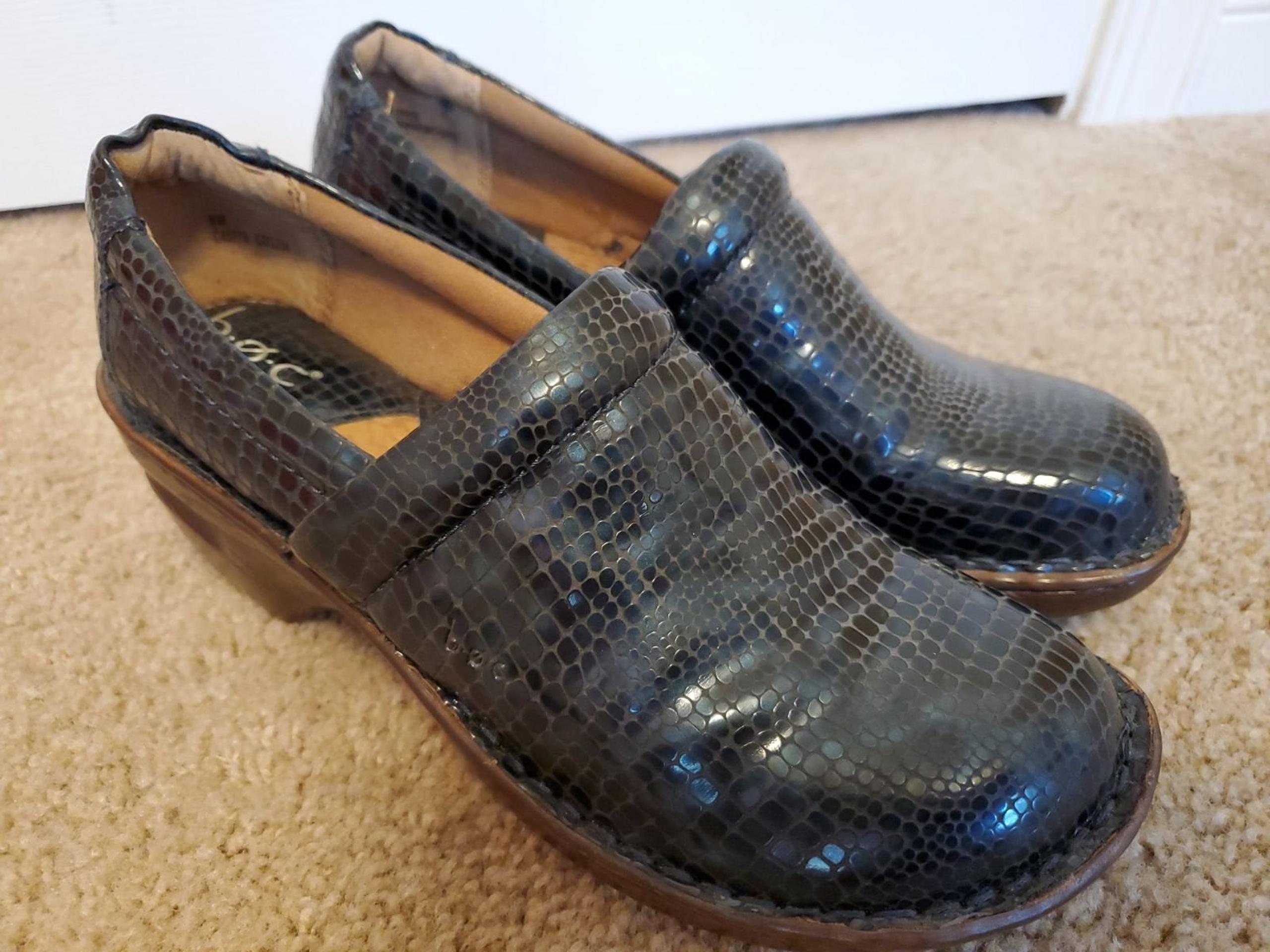 BOC Womens Snake Print Clogs Size 9