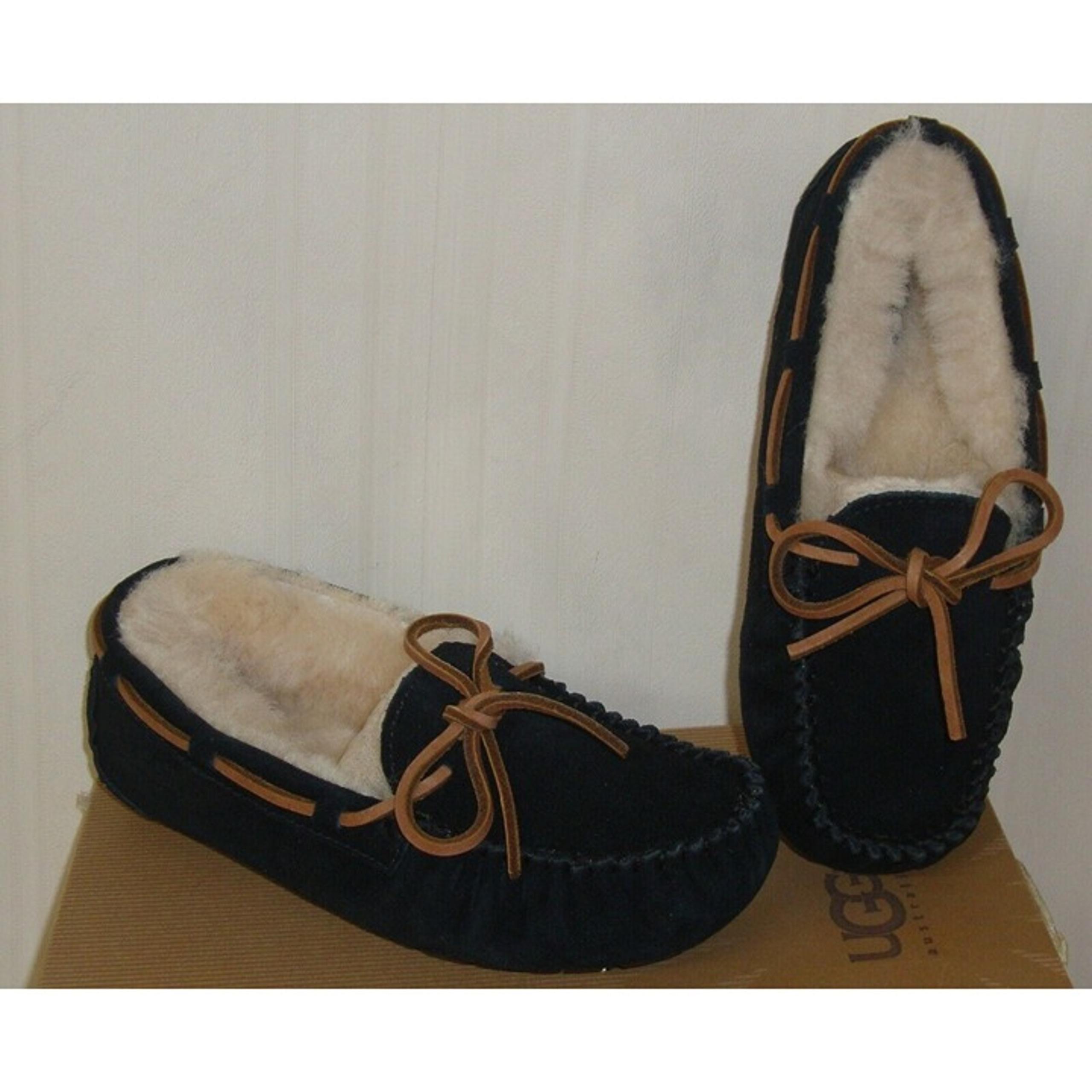 UGG Australia KIDS DAKOTA Black Moccasin Slip On Shoes Slippers Size 13 NIB 5296