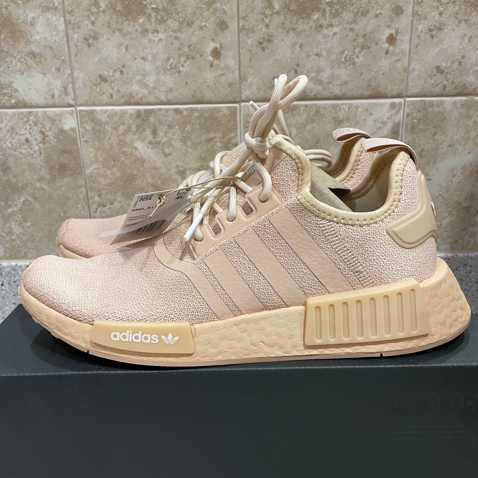 Adidas NMD R1 Women’s Size 9 New