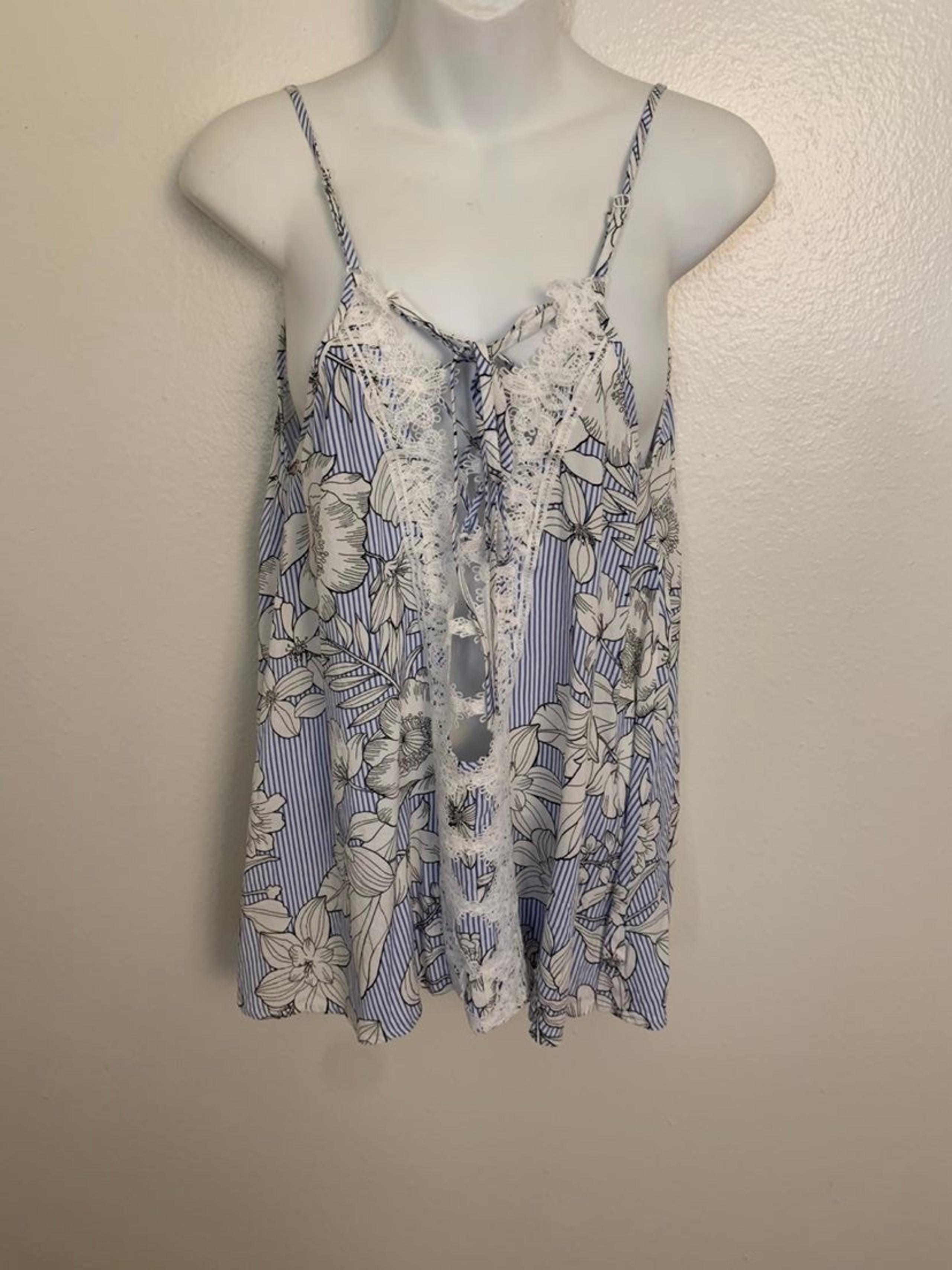 Anthropologie Hem & thread flowered top