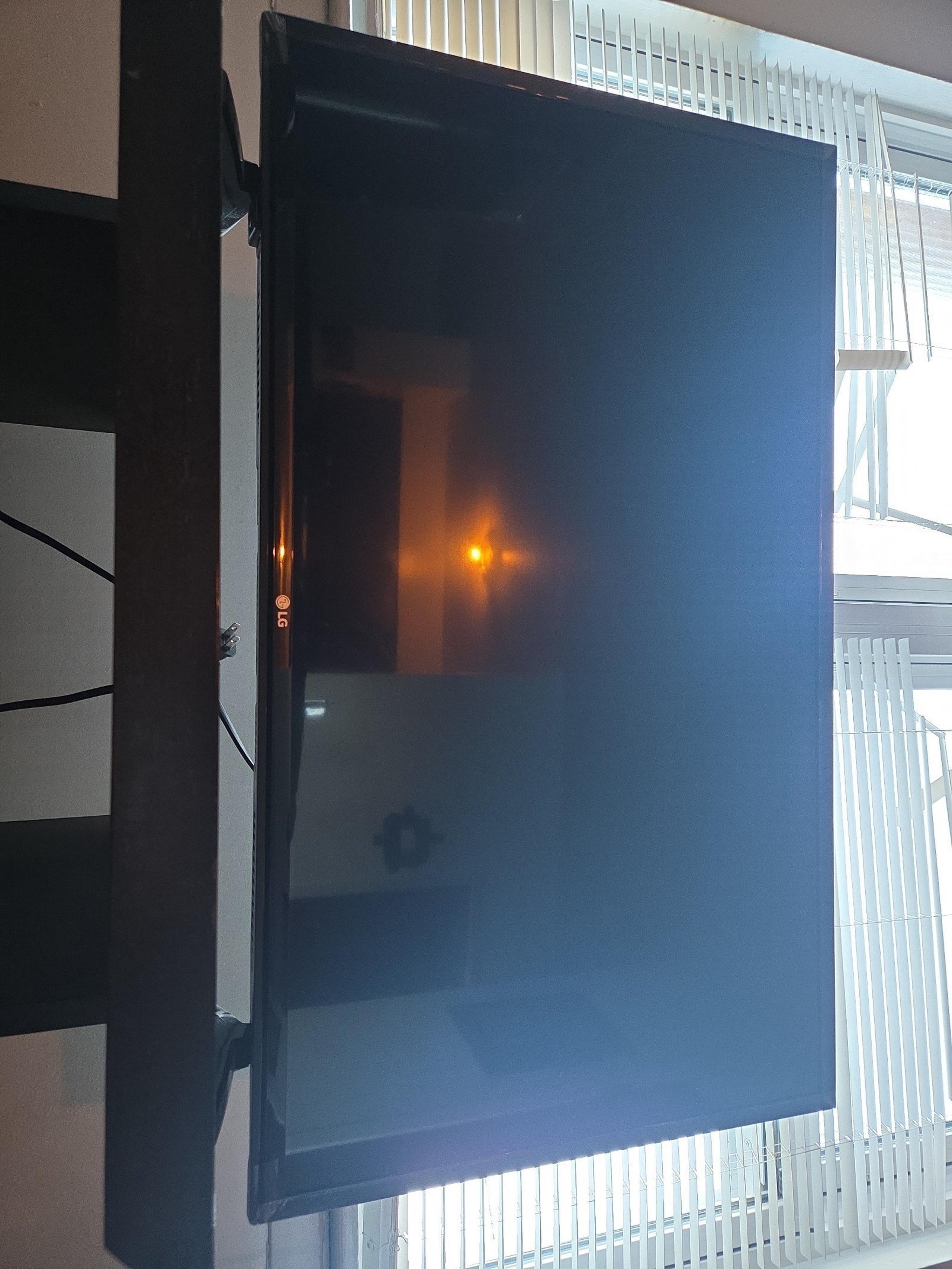LG 32in TV