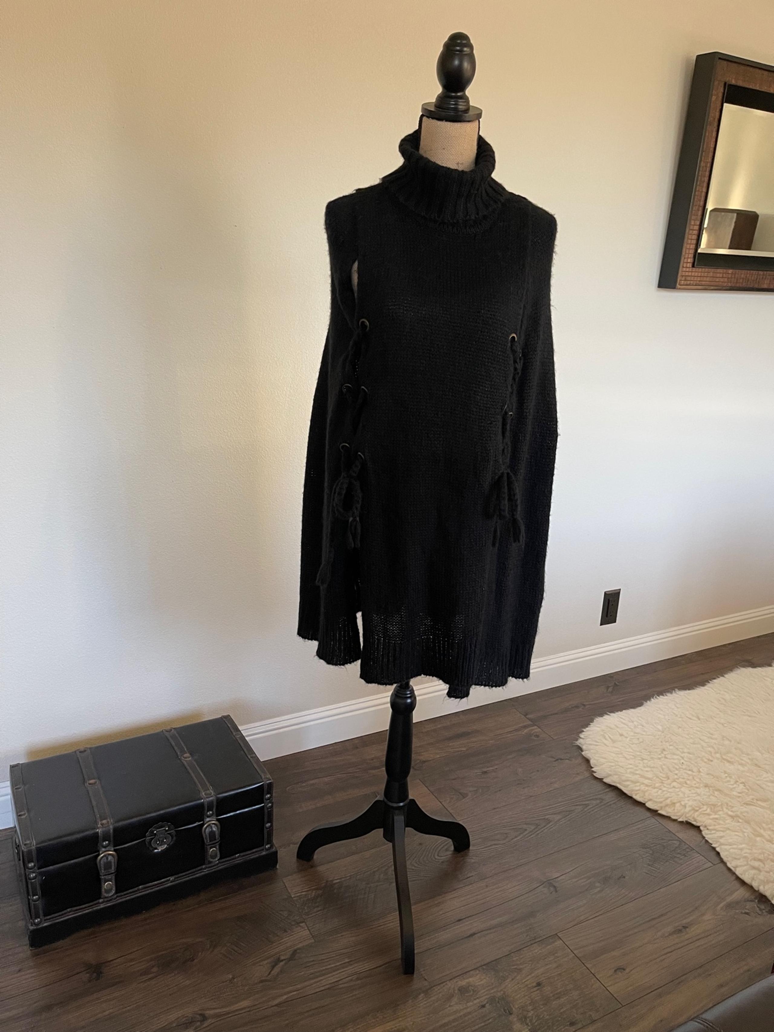 Betsy Johnson Cape