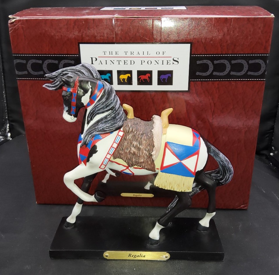 The Trail of Painted Ponies REGALIA 1E/0,367 #4037601 NIB