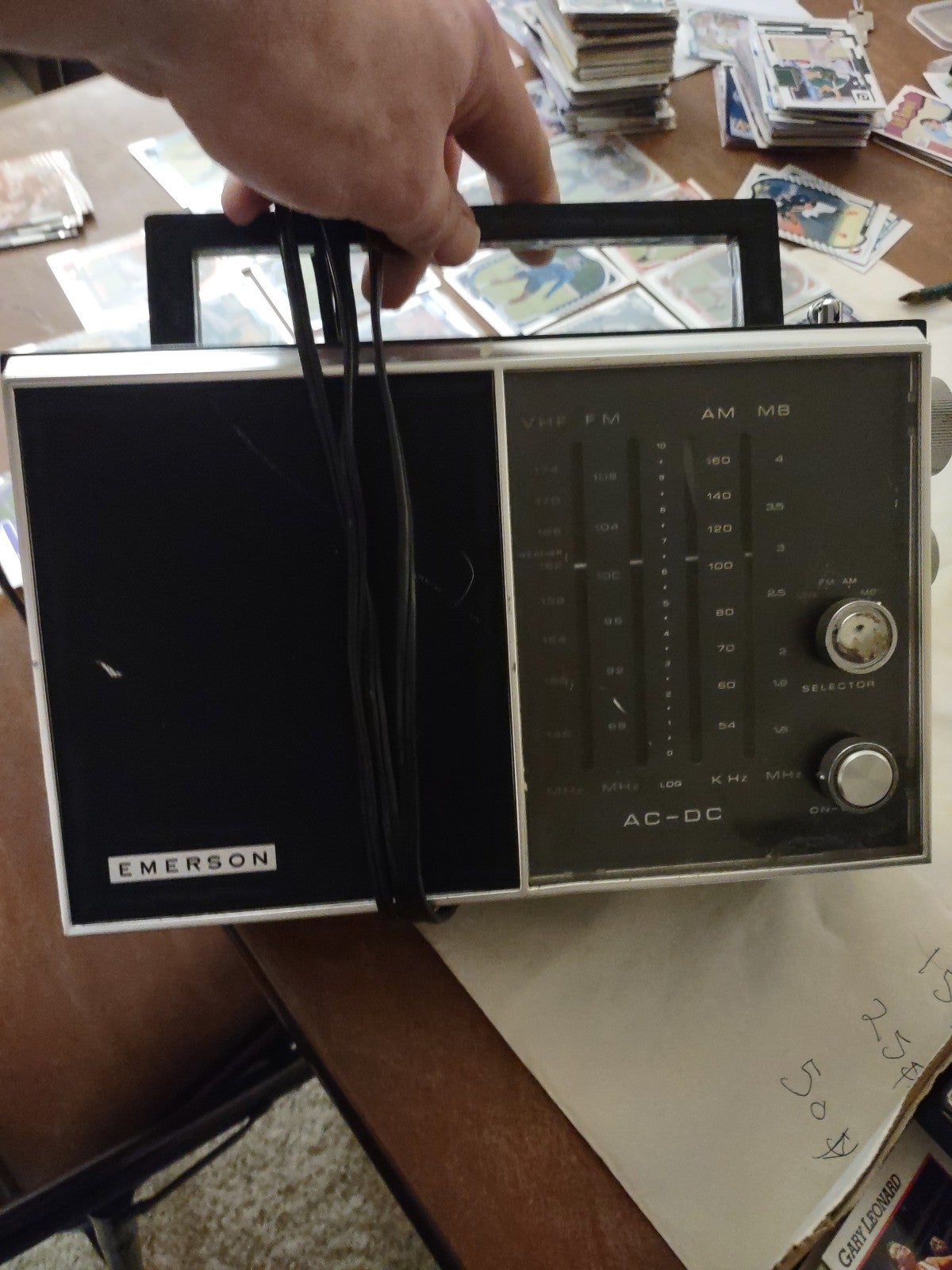 Vintage Emerson radio comes as seen in the picture