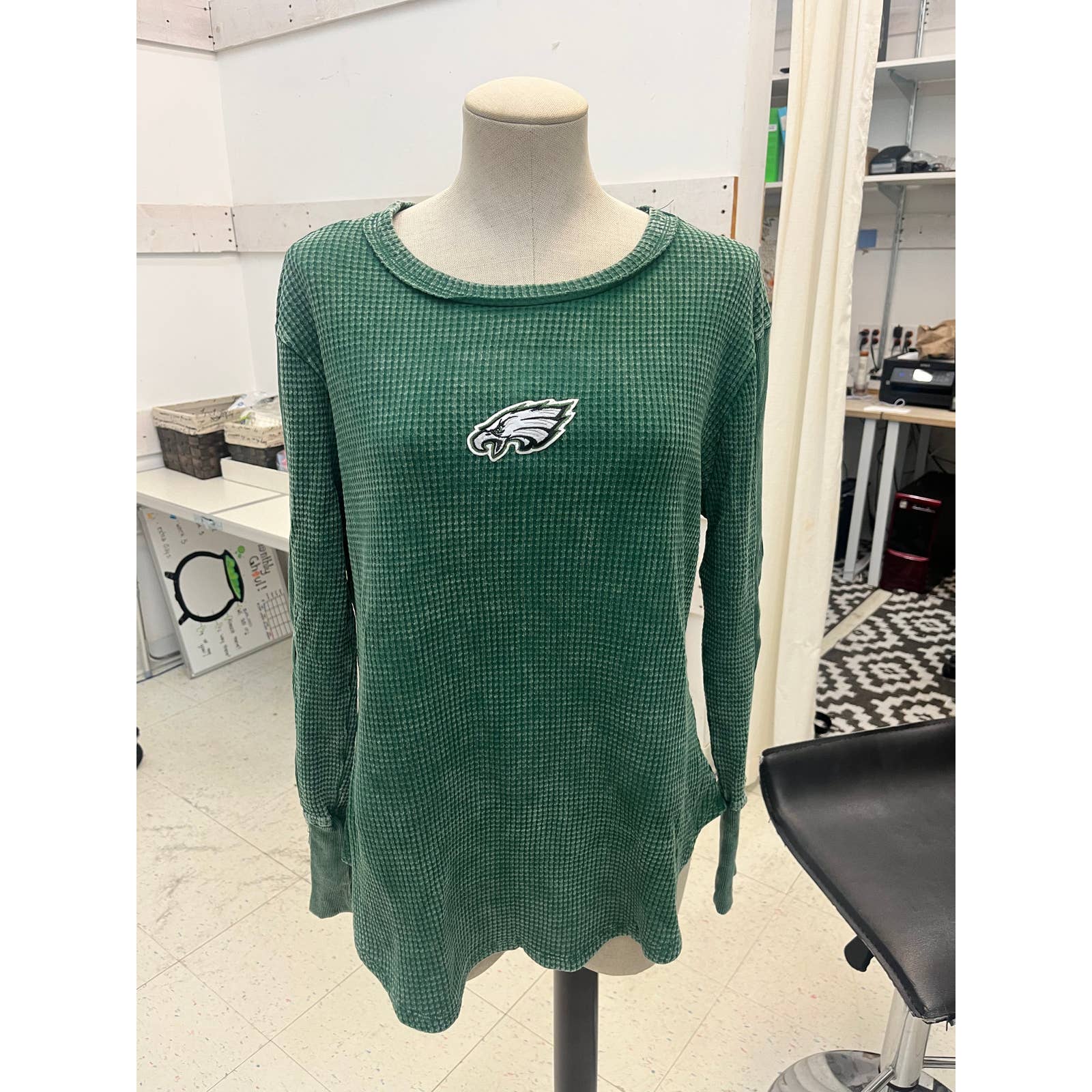 EAGLES Lightweight Oversized Sweater with patch Size L/XL