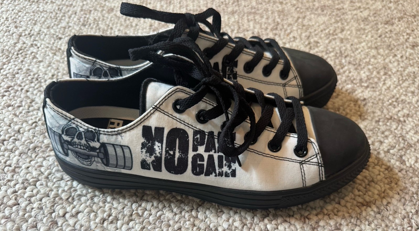 New without tags RAAD Shop No Pain Gain Gym Shoes Women’s Size 10 Mens 8.5