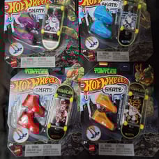 2023 Hot Wheels Skate Teenage Mutant Ninja Turtles Set of 4 Fingerboard
