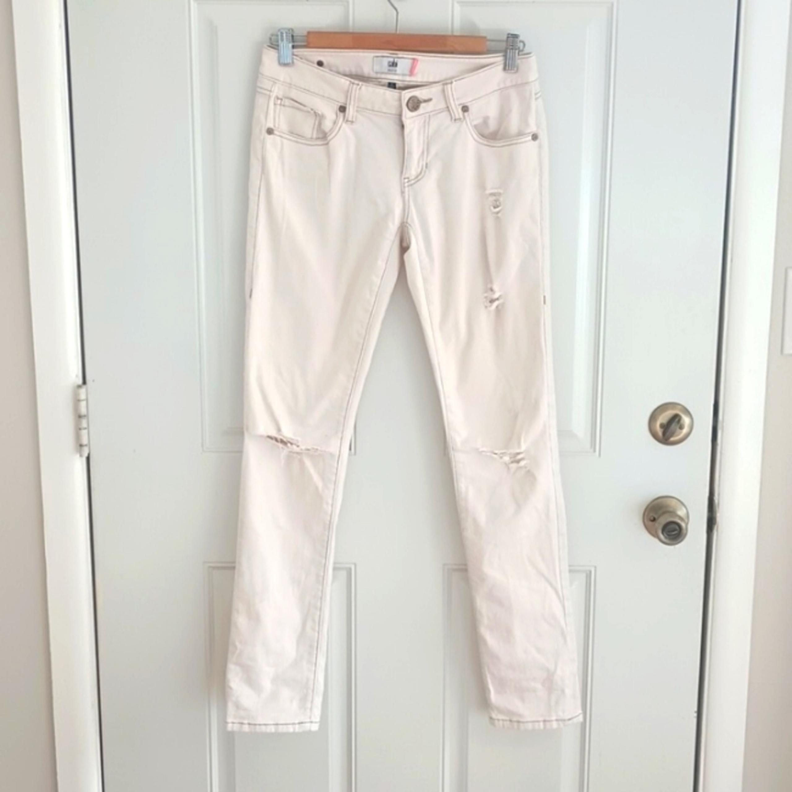 Cabi white deconstructed slim boyfriend jeans size 0