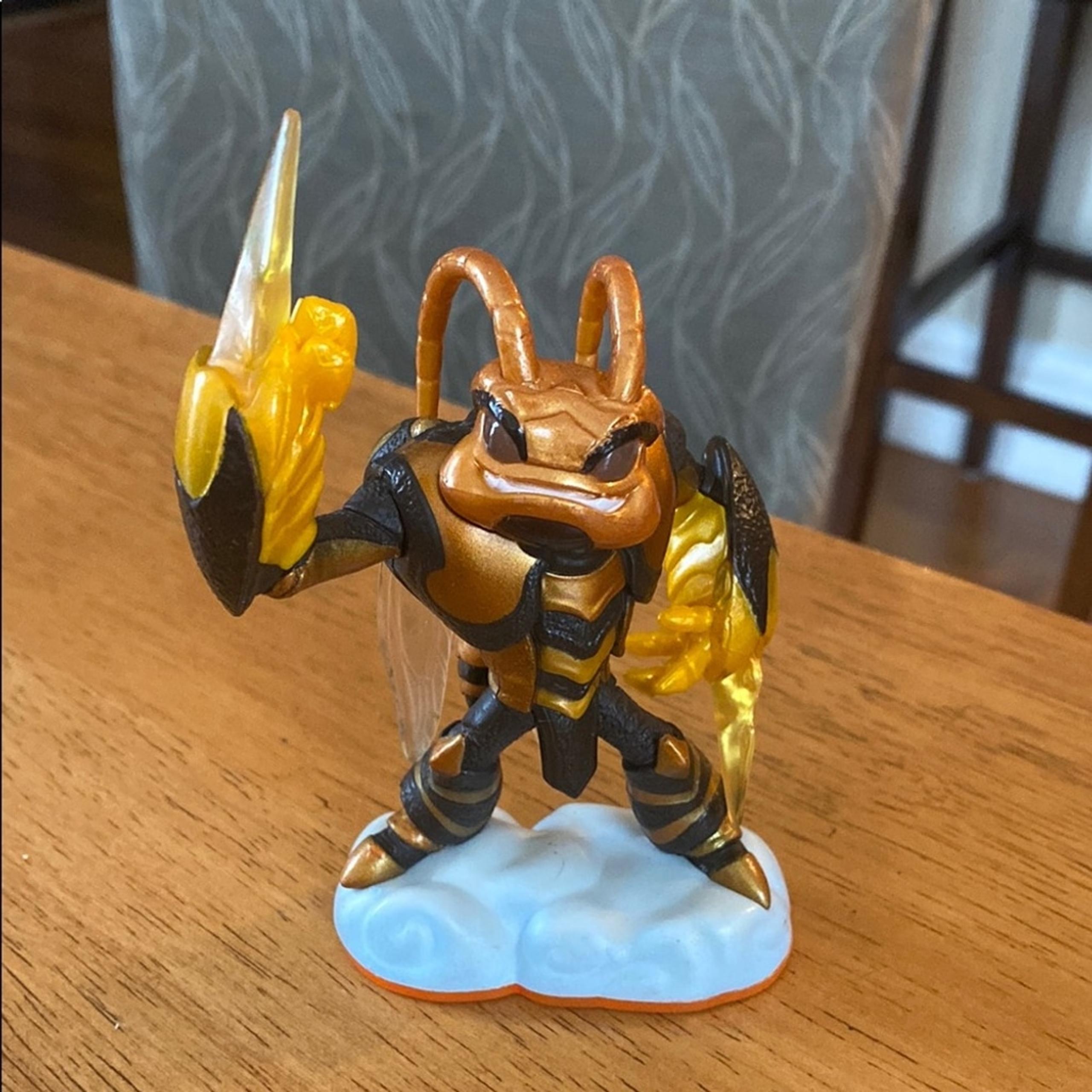 Skylanders Giants Swarm Character Figure Nintendo Video Game 2012 Activision