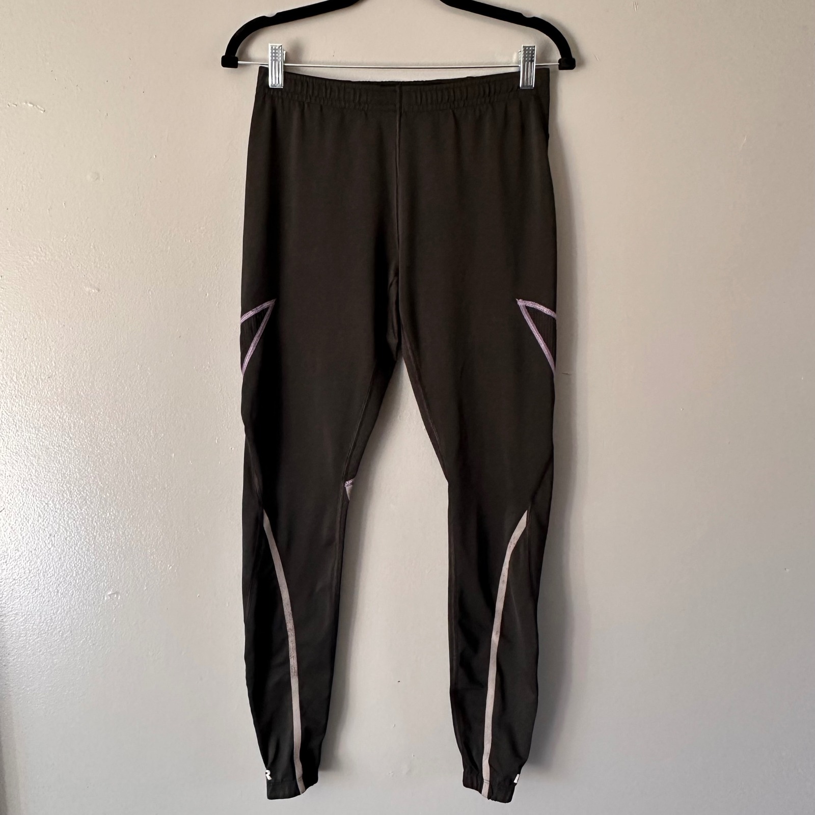 FALKE Ergonomic Sport System Leggings With Reflective Stripes | Black + Purple