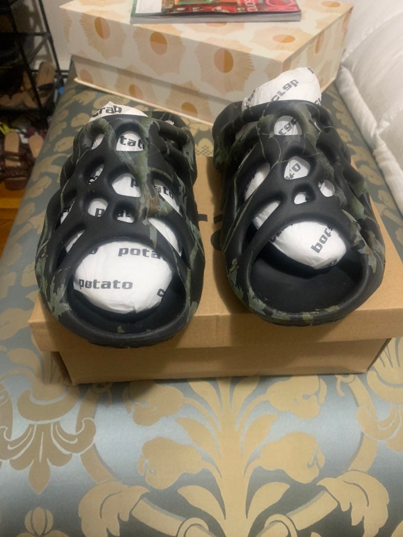 slides for men