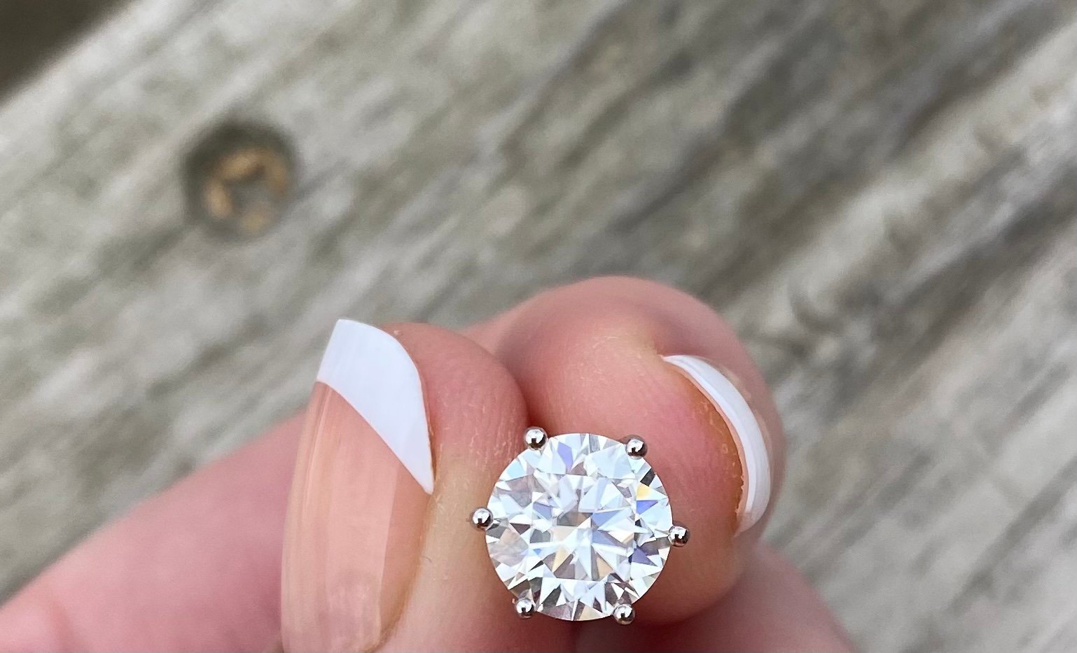 Moissanite 4ct studs earrings 2ct each vvs