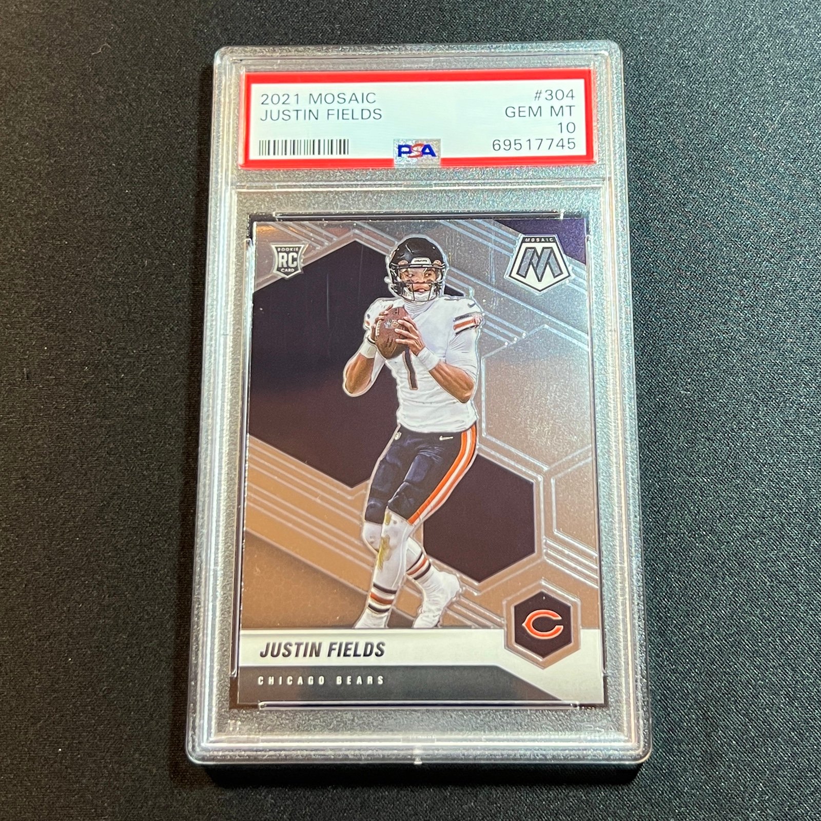 2021 Mosaic - Justin Fields 304 Rookie RC PSA 10 GEM MINT Chicago Bears