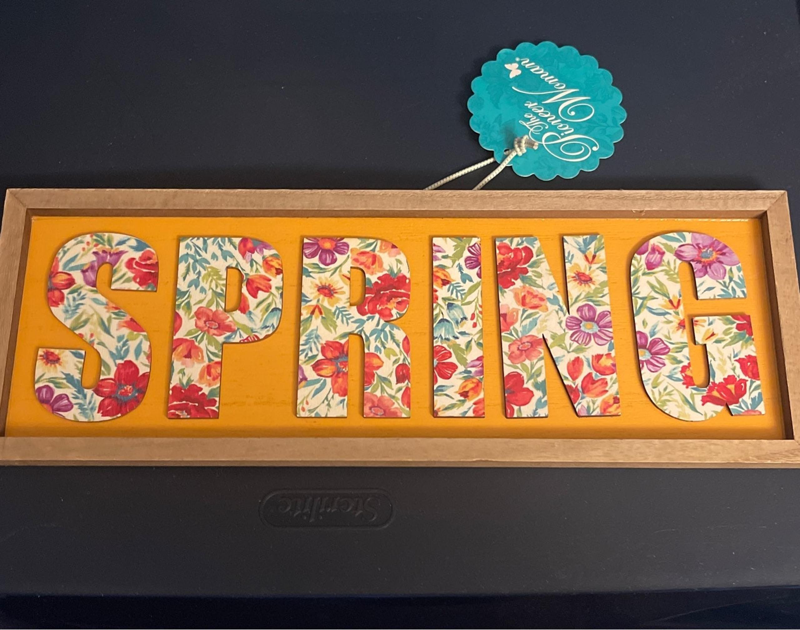 The Pioneer Woman 13.75-Inch Wooden "Spring" Sign NEW