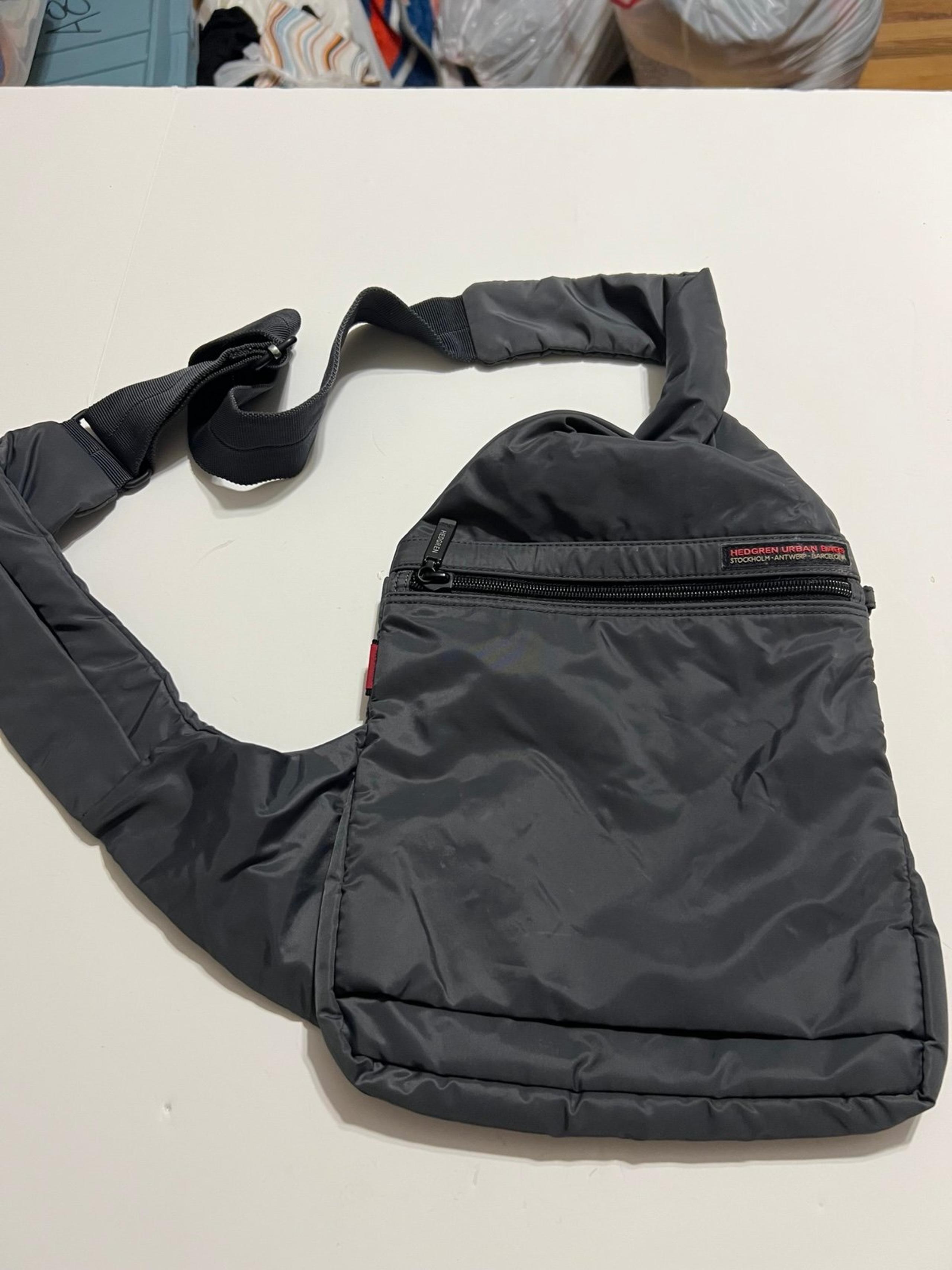 Hedgren Fate Medium Gray Nylon Crossbody