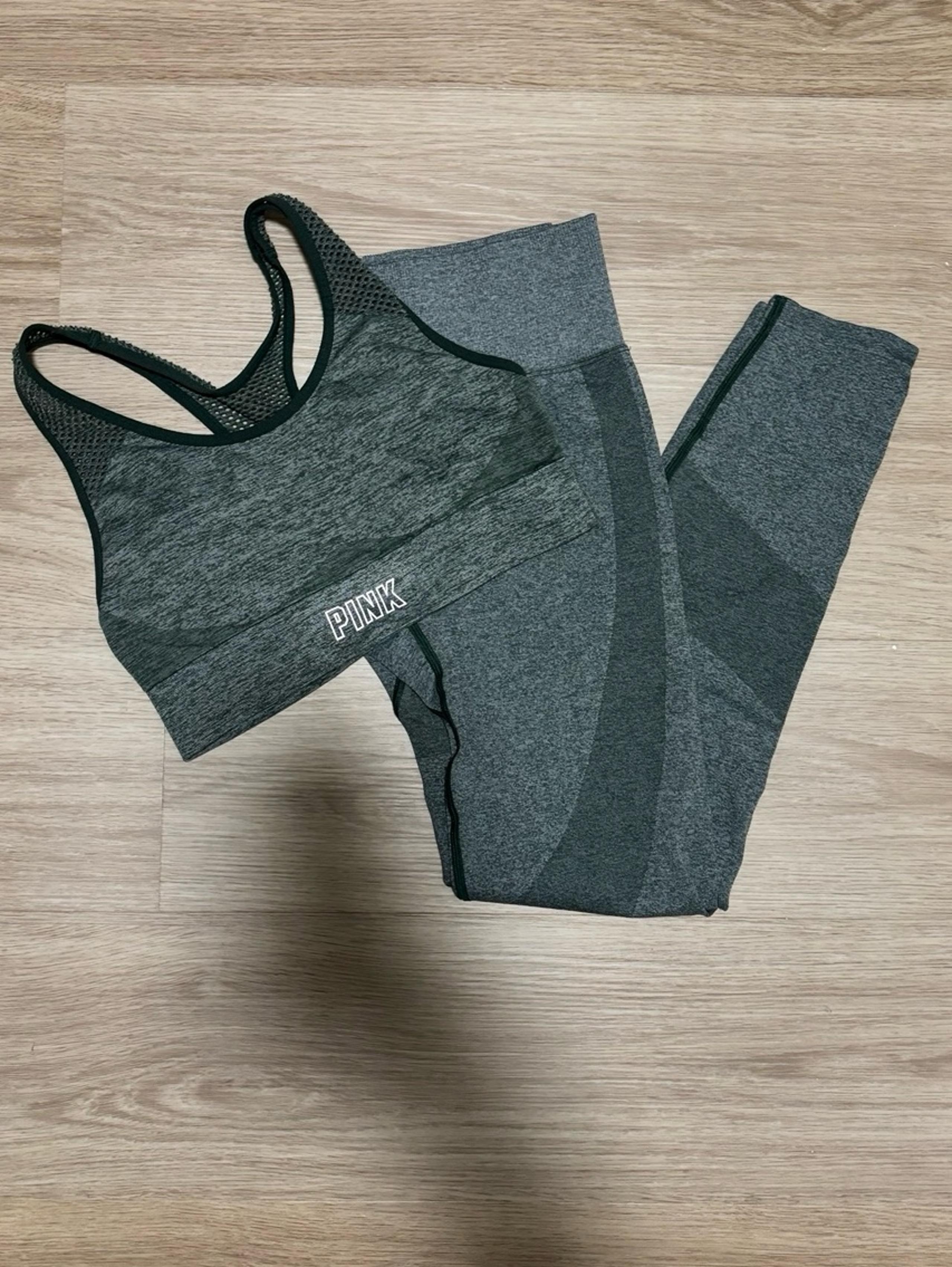 VS Pink Green Sports Bra and Leggings Set 2 piece Activewear Women’s Workout Set