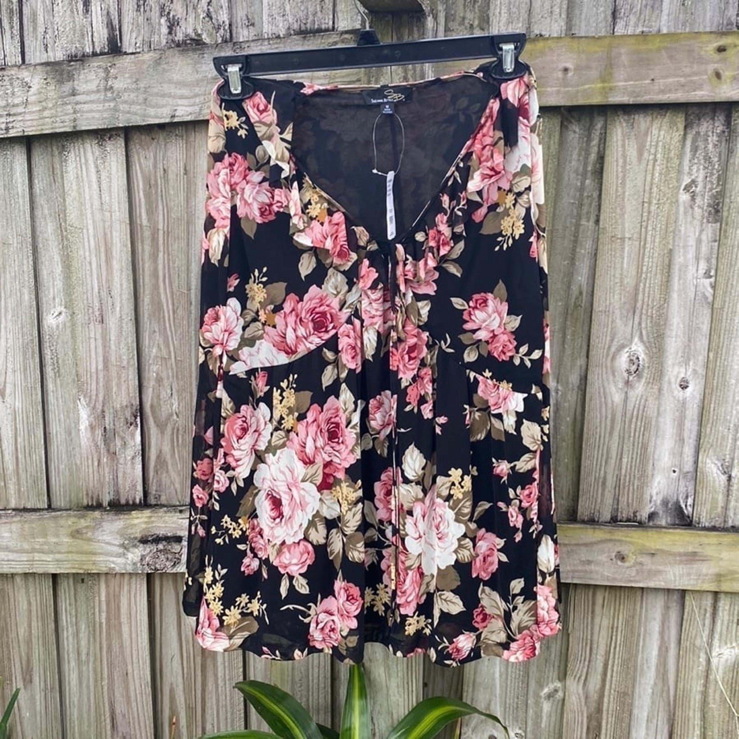 NWT Suzanne Betro Floral Mesh Tunic Blouse. Bell sleeve