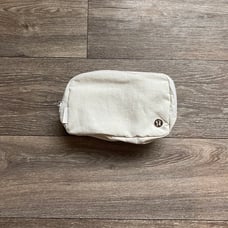 NWT new with tags lululemon white Opal belt bag