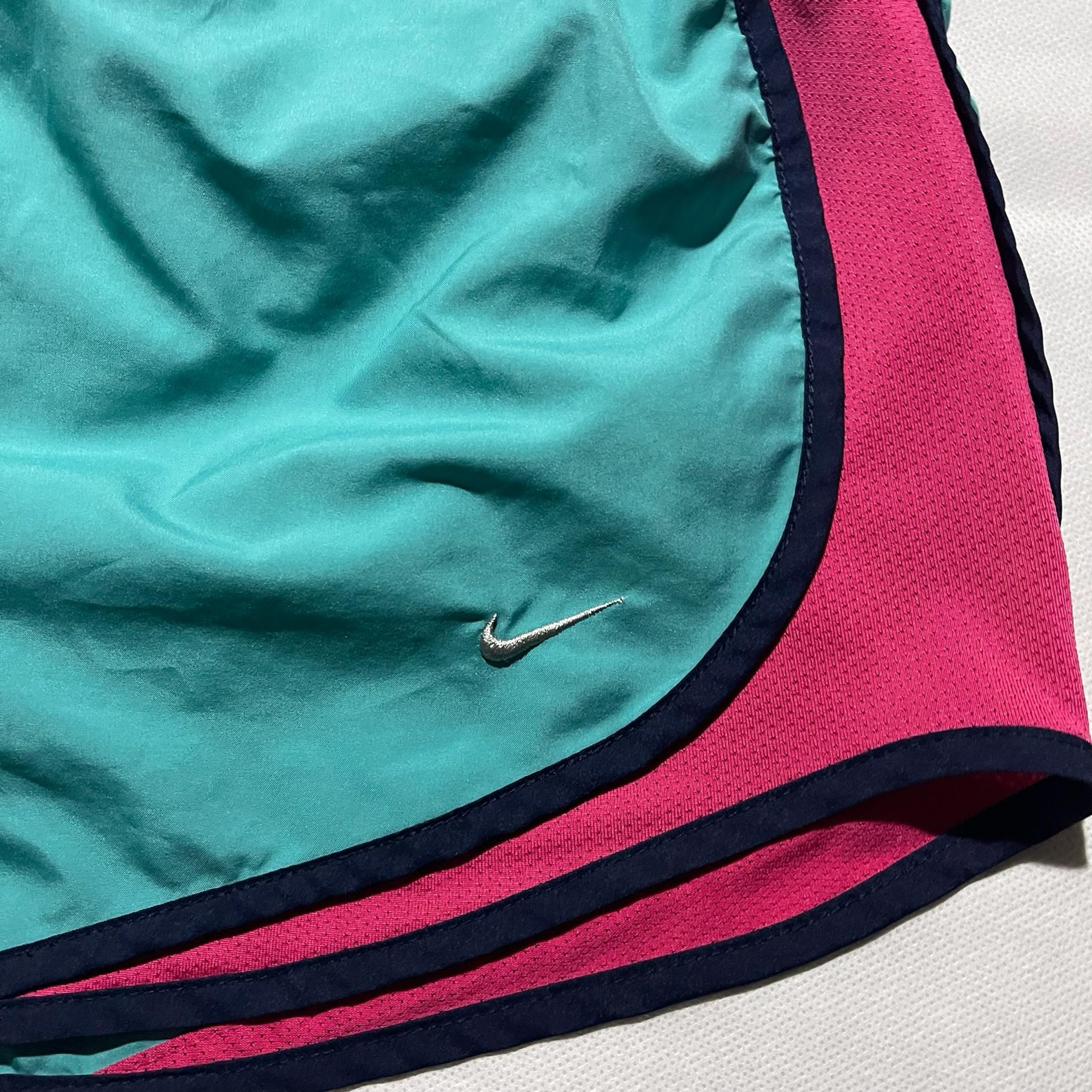 Nike Women’s XL Athletic Gym Shorts 90s Colorway